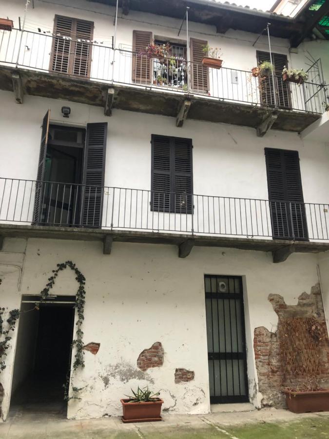 Dolce Eporedia Intero Alloggio Nel Centro Storico 伊夫雷亚 外观 照片