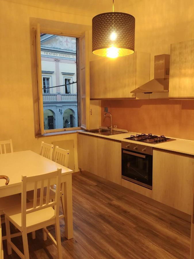 Dolce Eporedia Intero Alloggio Nel Centro Storico 伊夫雷亚 外观 照片